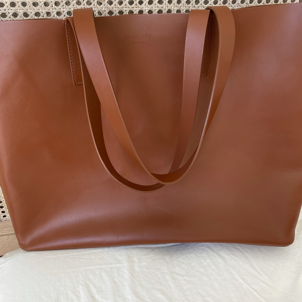 Everlane Tote - gently used . Don’t have much use for it anymore .